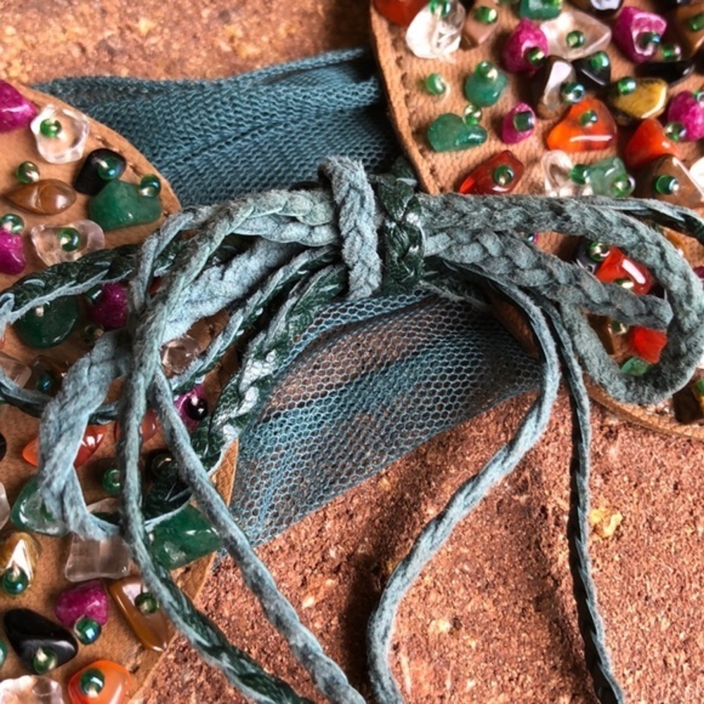 Vintage unique teal faux leather embellished belt - Picture 9 of 10